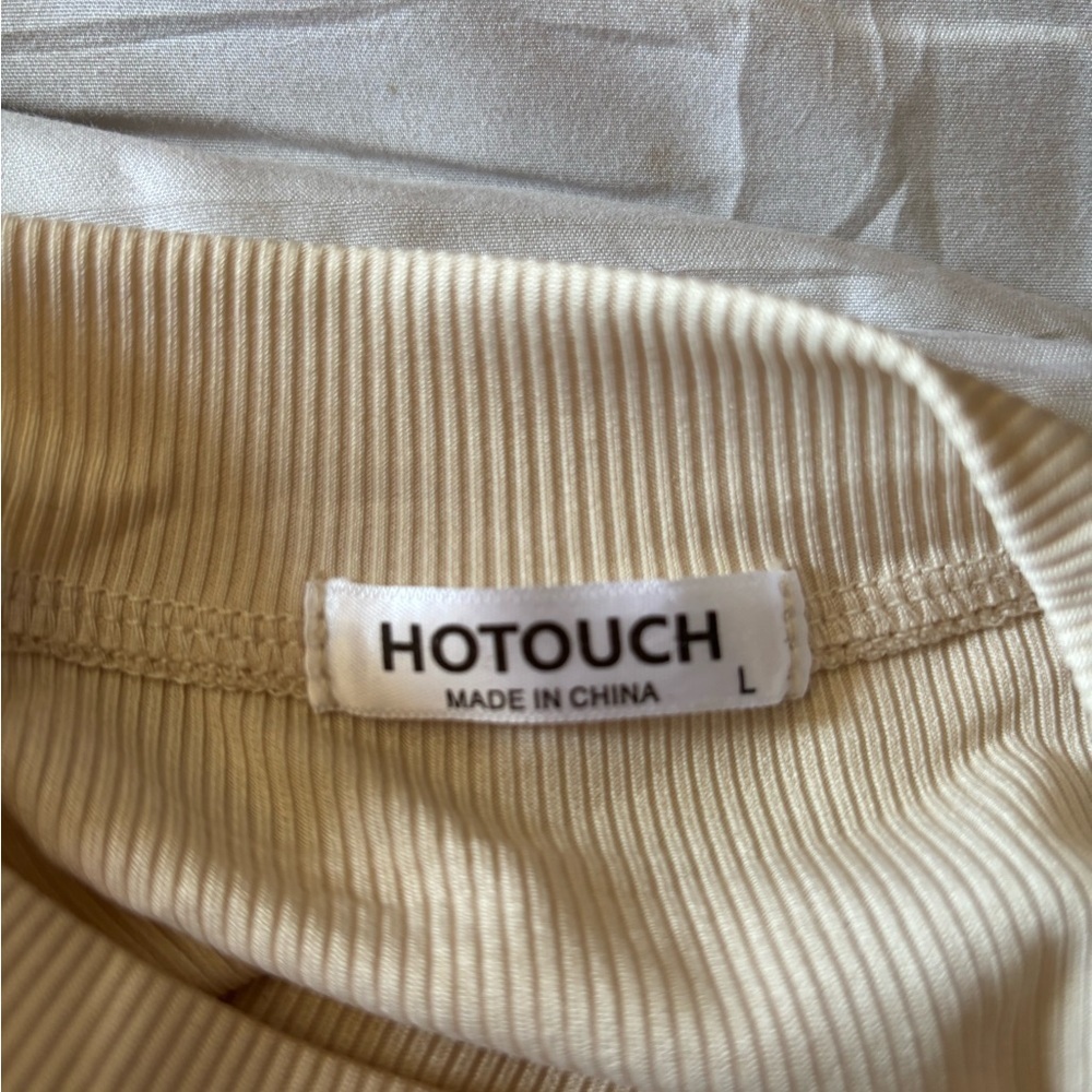 NWOT Cream Long Sleeve Women's Top with cutout - Picture 3 of 3